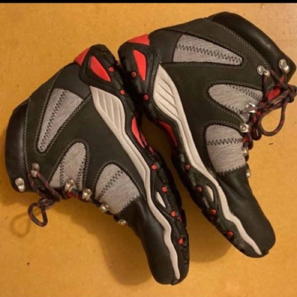 Columbia hiking boots